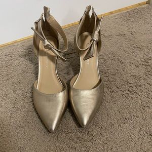 Size 7.5 Chinese Laundry 2” pumps